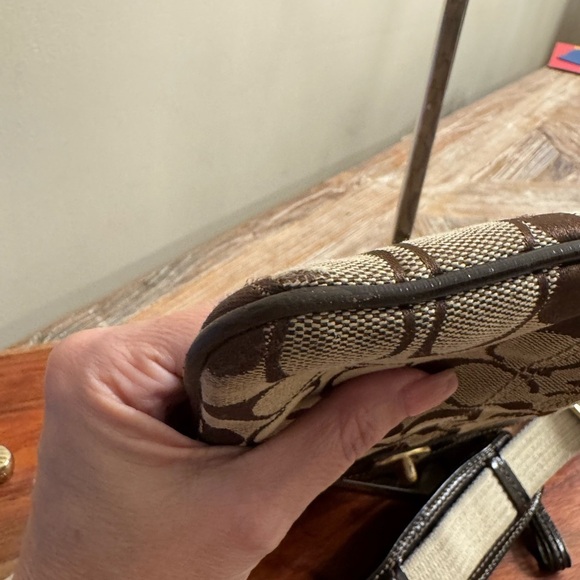 Coach Turn-lock - Picture 6 of 16